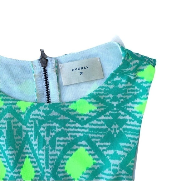 Everly Boutique Teal and Lime Geometric Patterned Mini  Dress Size Small - Picture 5 of 15